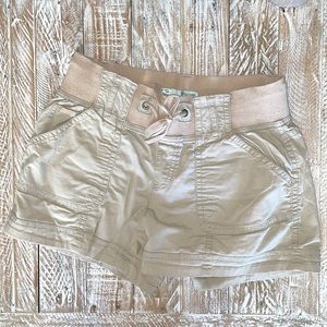 🩳 Maurice’s Adorable Khaki Shorts 🩳~small